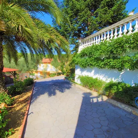Villa Vacances & Villas Lloret-Villa Dali *